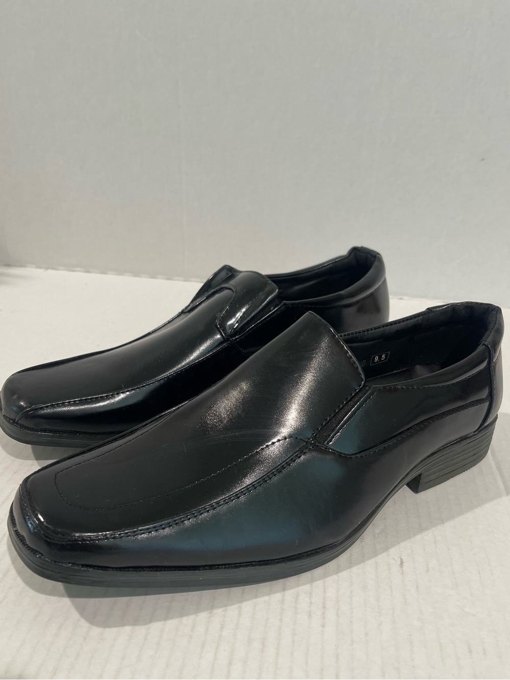 Men’s Royal Shoes Black Faux Leather Business Casual Loafers Size 9.5 US!